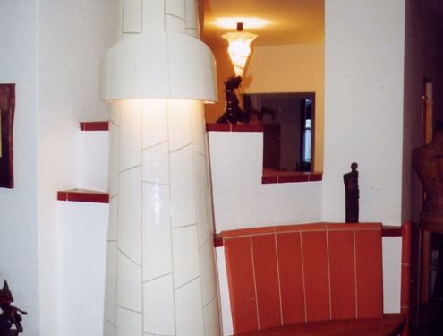 Kachelofen mit Turm mit indirekter Beleuchtung